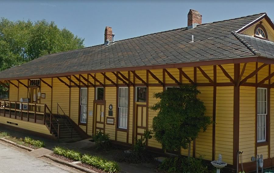 The Frankston Depot Library system is located at 159 W. Railroad Avenue The Frankston Depot Library system is located at 159 W. Railroad Avenue