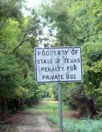 Abandoned Cotton Belt Route still visible in Gresham Texas