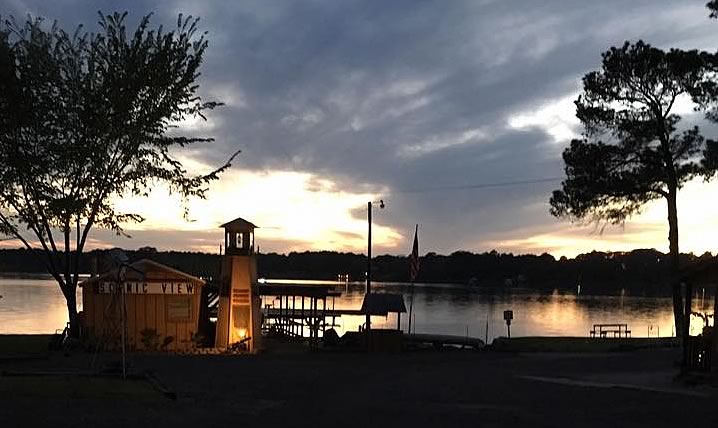 Scenic View Motel, Marina & RV Park in Lone Star, Texas