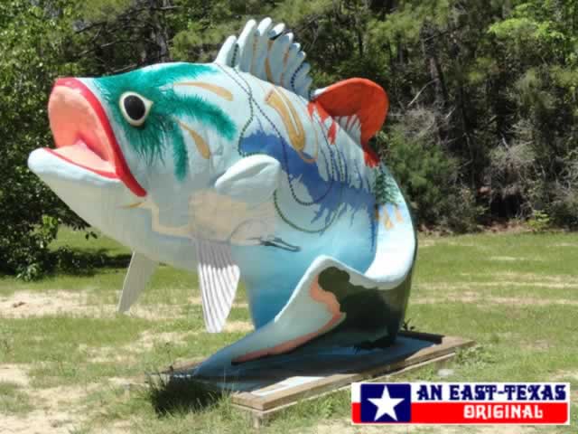 Large iconic fish on the Louisiana side of Toledo Bend Reservoir at Pendleton Bridge