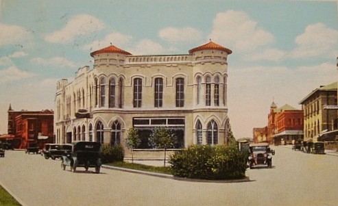 Historic postcard of Garrett Motor Company, downtown Palestine, Texas Historic postcard of Garrett Motor Company, downtown Palestine, Texas